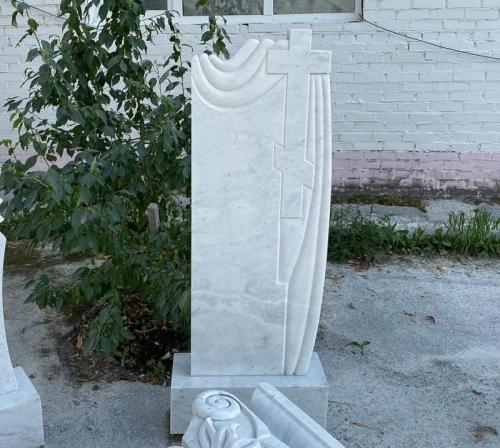 К-3 Памятник из белого мрамора