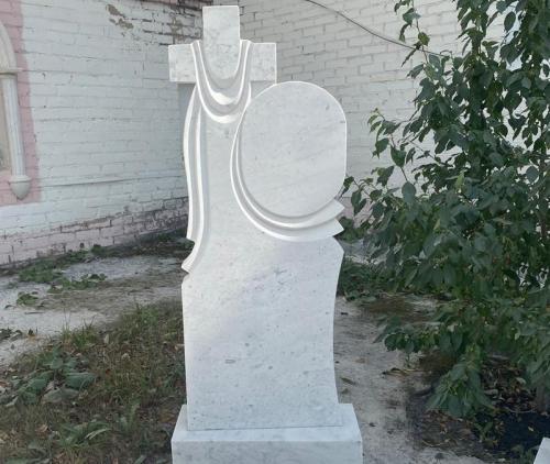 Памятник с крестом №2